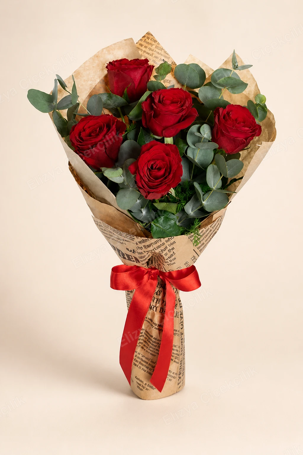 Scarlet Romance — 5 Kırmızı Gül