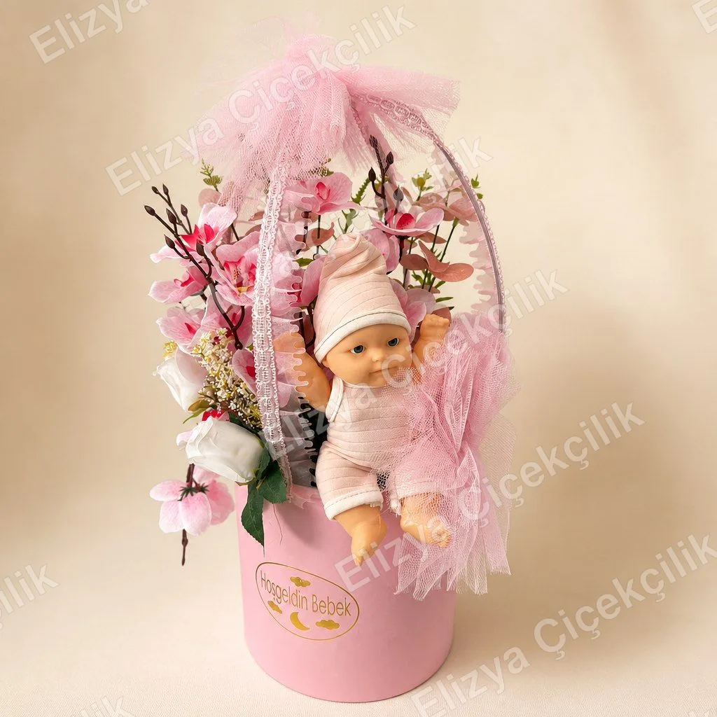 Hoşgeldin Bebek Kız – Kutuda Bebek & Yapay Çiçek Hediyesi