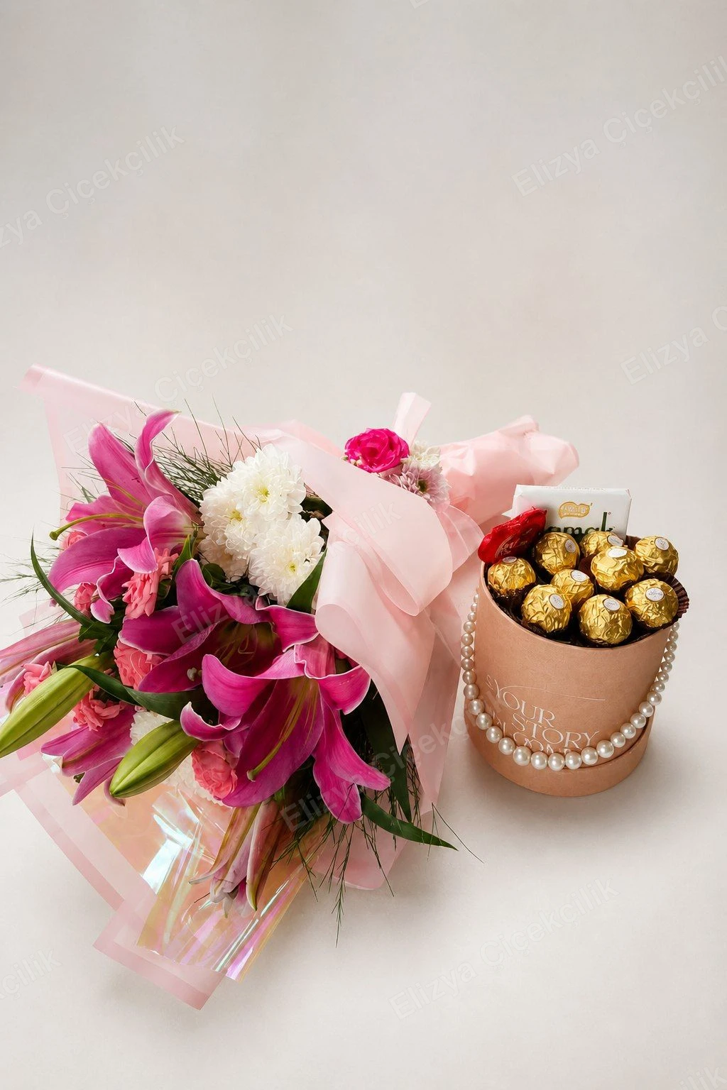 Sweet Together — Buket & Çikolata Paketi - Lilyumlu Buket + Ferrero Kutu