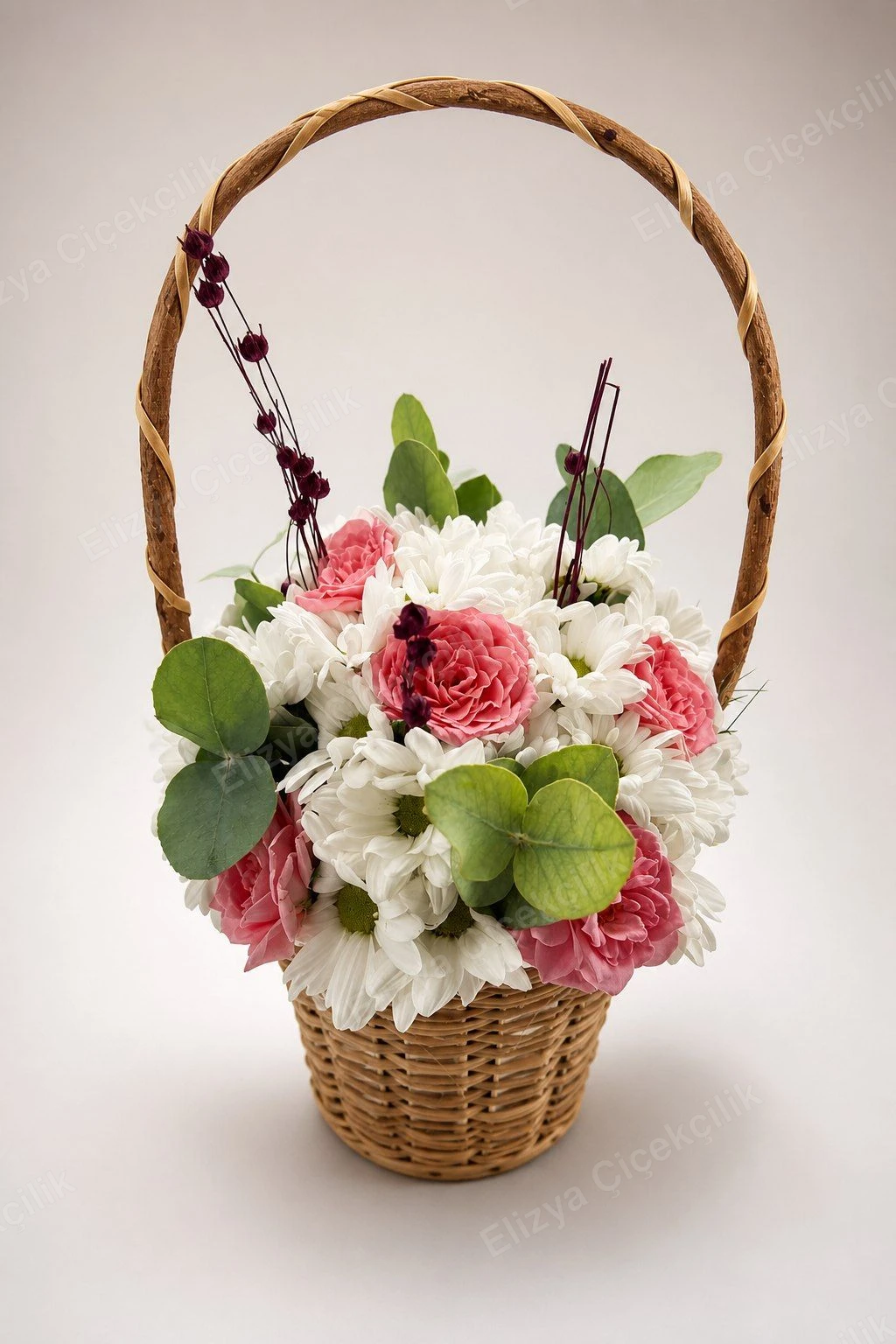 Blush Basket Charm — Pembe Gül & Papatya Sepet Aranjmanı — görsel 3