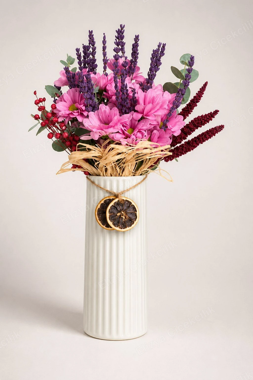 Lavender Muse — Lavanta & Pembe Krizantem Aranjmanı