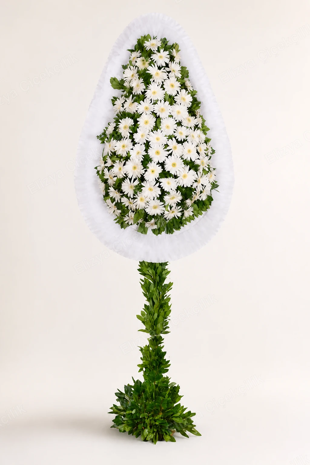 Serene Tribute — Ayaklı Beyaz Çelenk