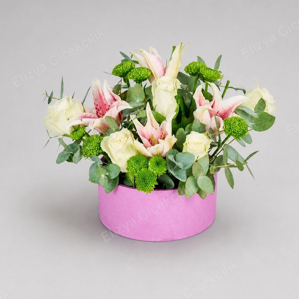 Pink Serenade — Pembe Kutuda Lilyum & Gül Aranjmanı