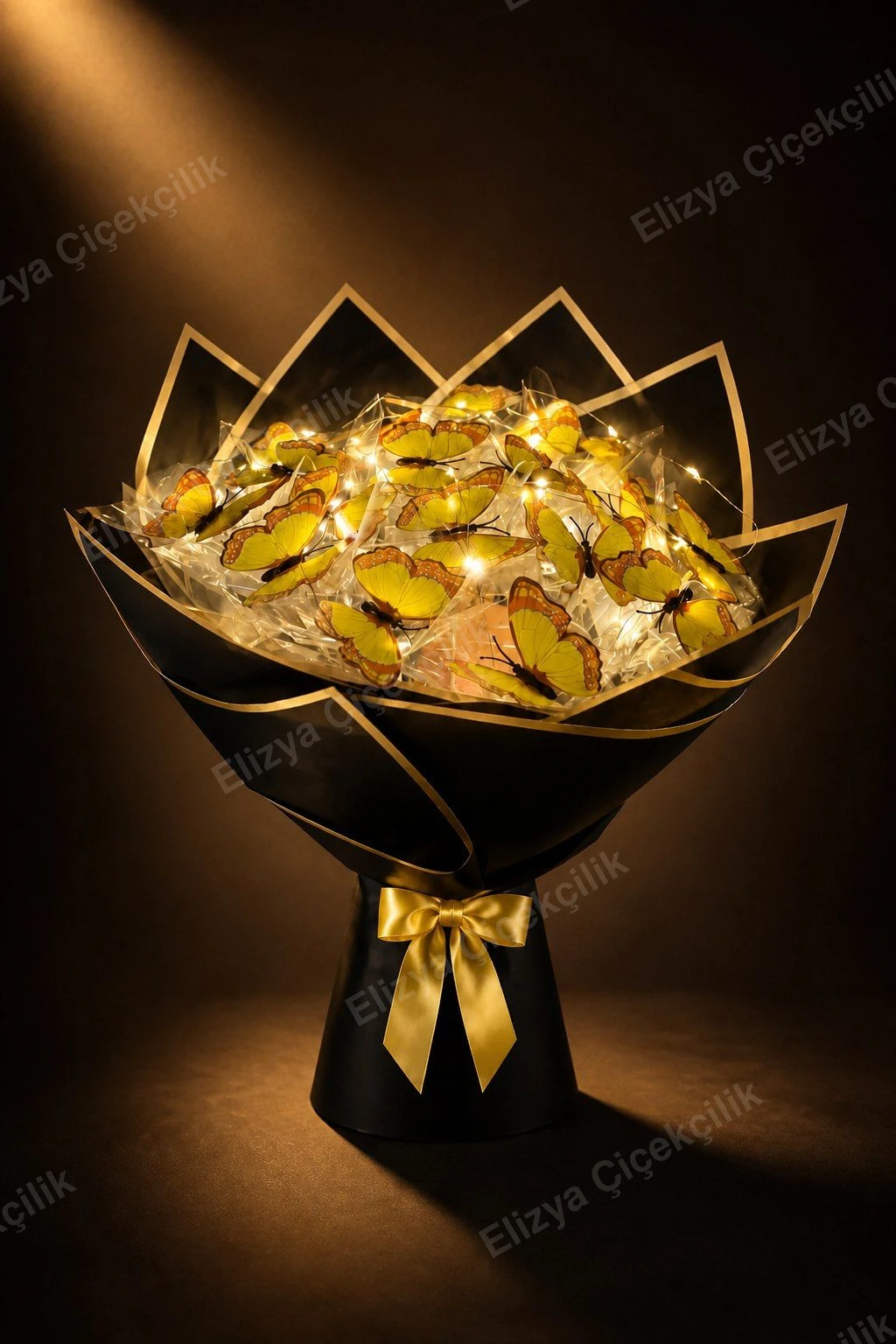 Golden Butterfly Charm — Işıklı Sarı Kelebek Buketi