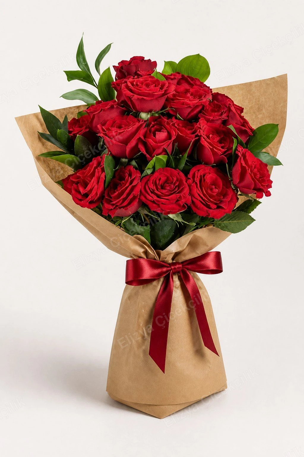 Scarlet Grandeur — 20 Kırmızı Gül Buketi (Kraft Ambalajlı)