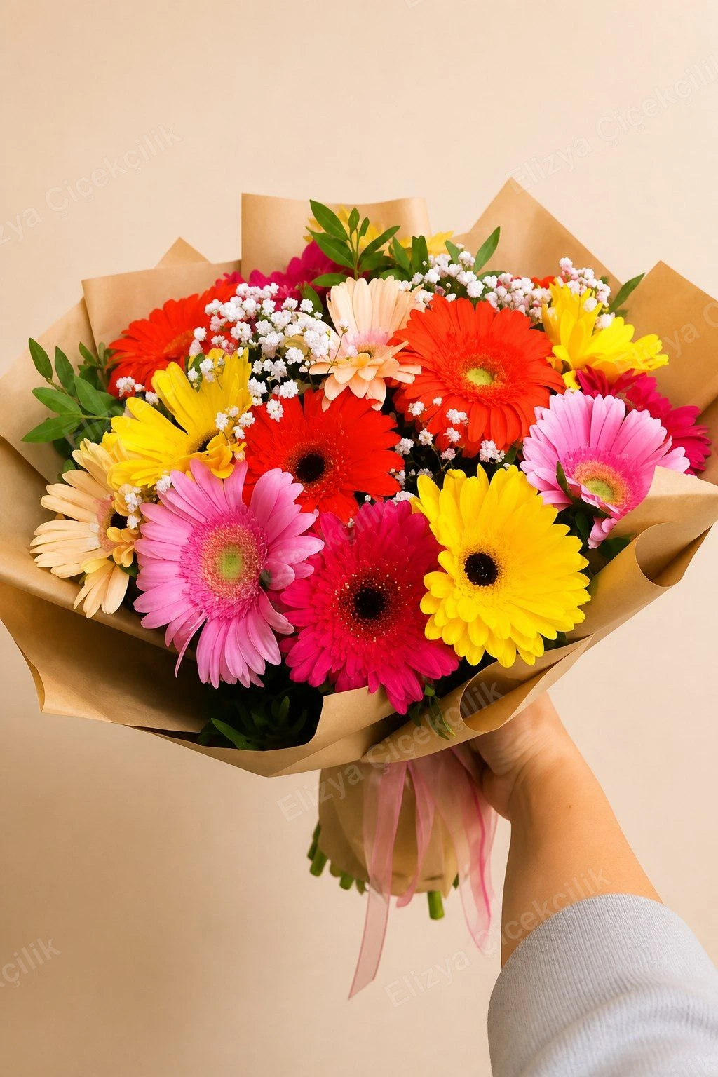 Vivid Carnival — Rengarenk Gerbera Buketi