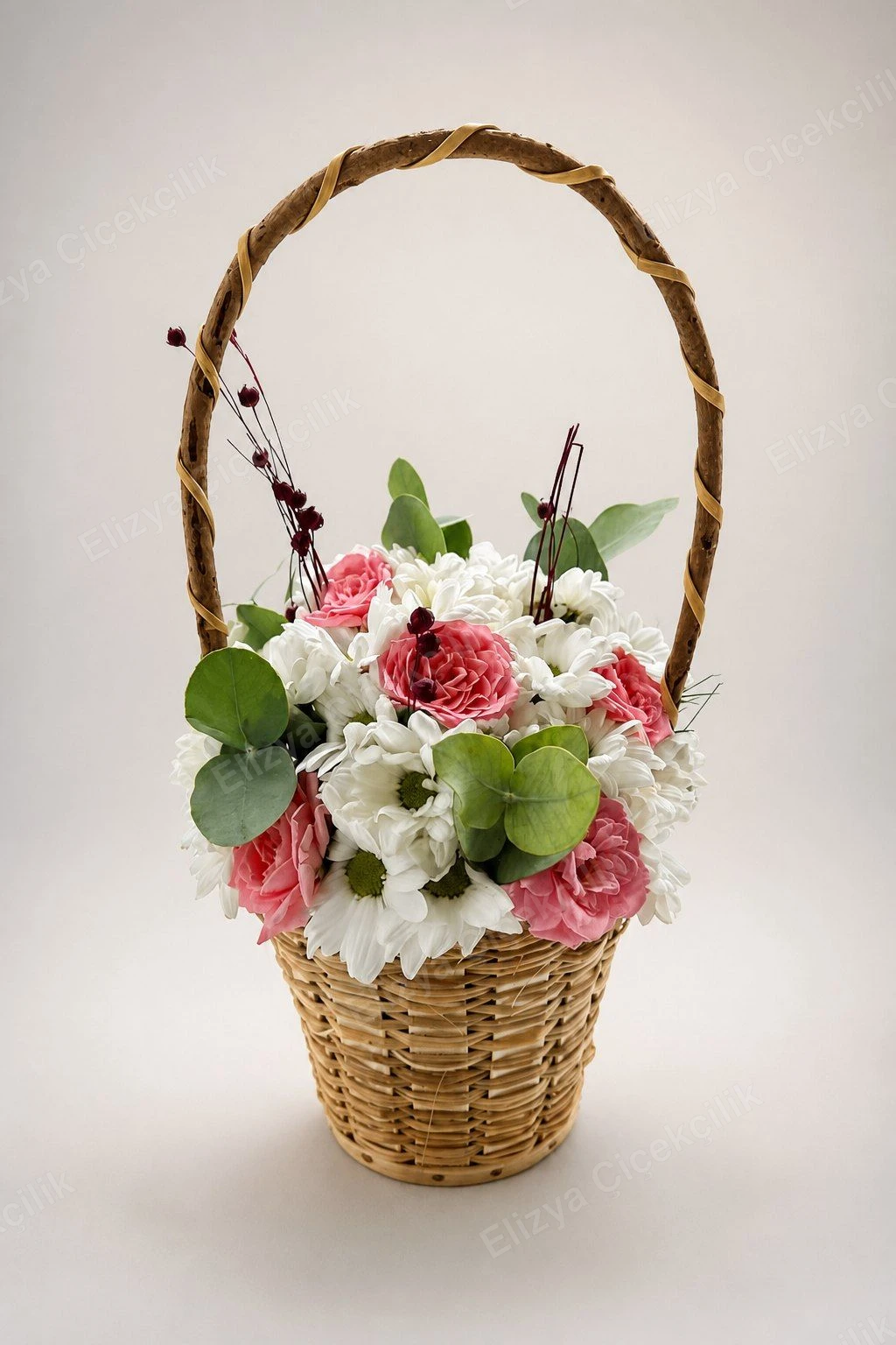 Blush Basket Charm — Pembe Gül & Papatya Sepet Aranjmanı — görsel 2