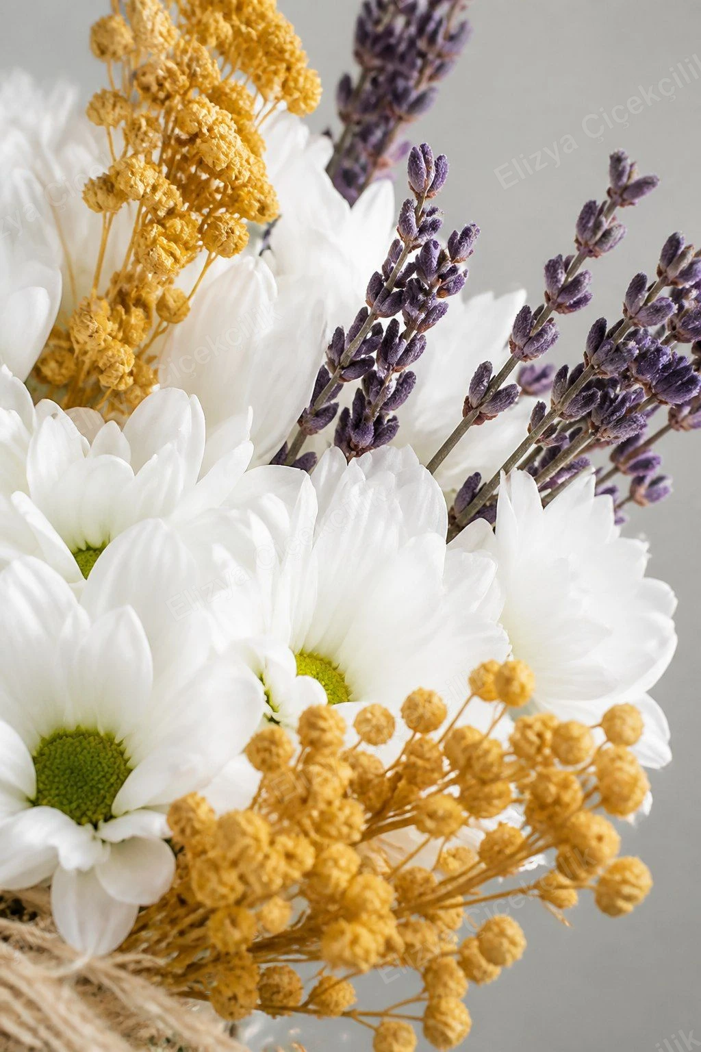 Provence Breeze — Beyaz Krizantem & Lavanta Aranjmanı — görsel 3