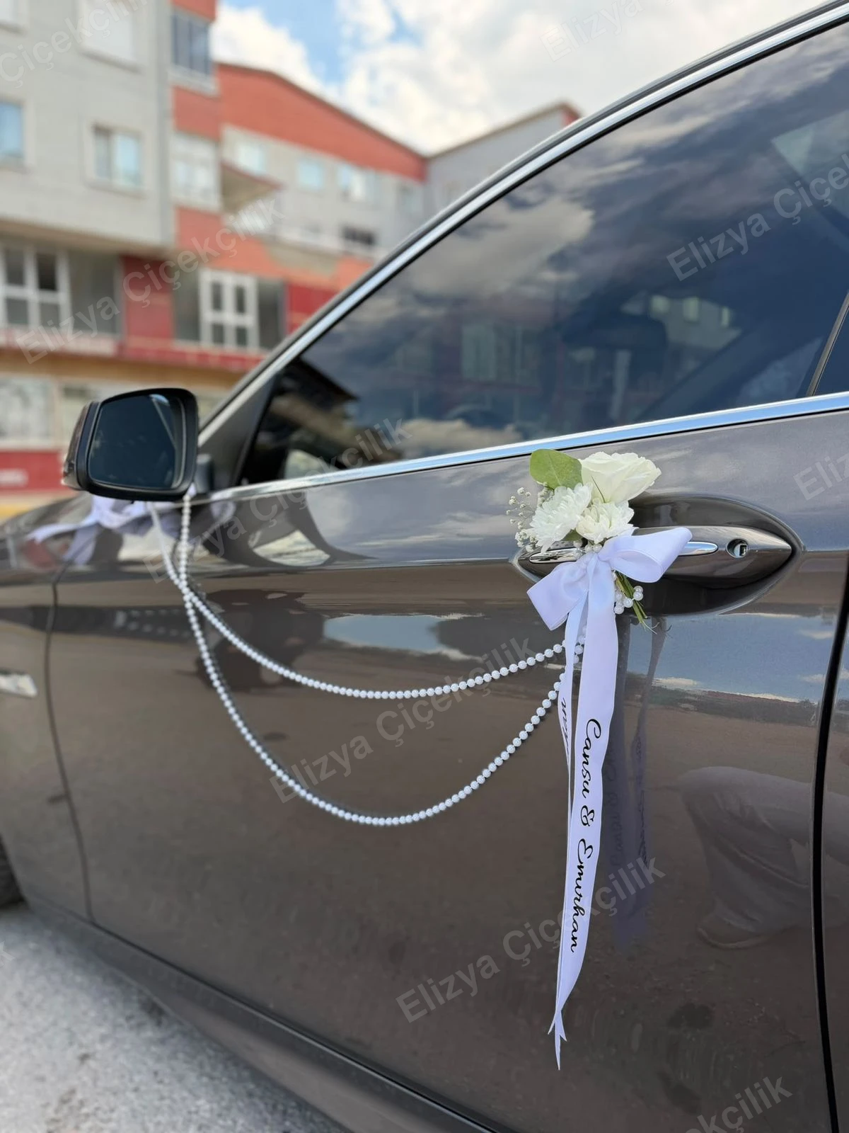 Bridal Elegance — Gelin Arabası Süslemesi (Ön-Arka Ana Aranjman + İsimli İnci Kurdele) — görsel 5