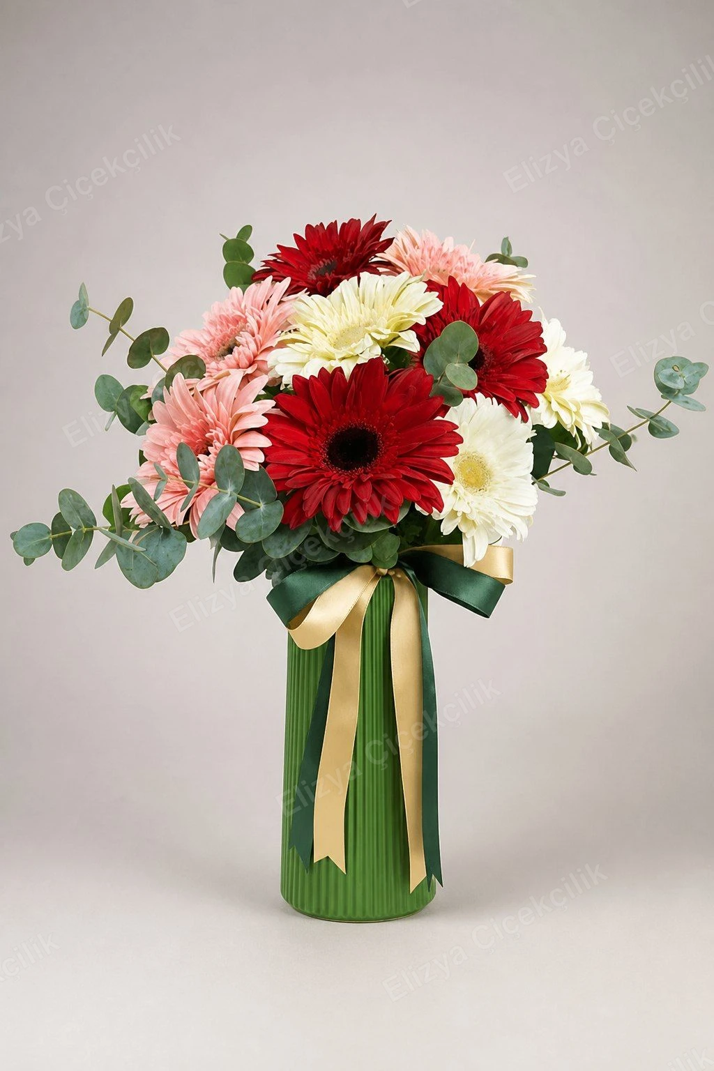 Joyful Blooms — Renkli Gerbera Aranjmanı